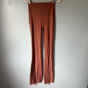 Lululemon Groove Super-High-Rise Flared Pant Nulu
Ancient Copper size 4